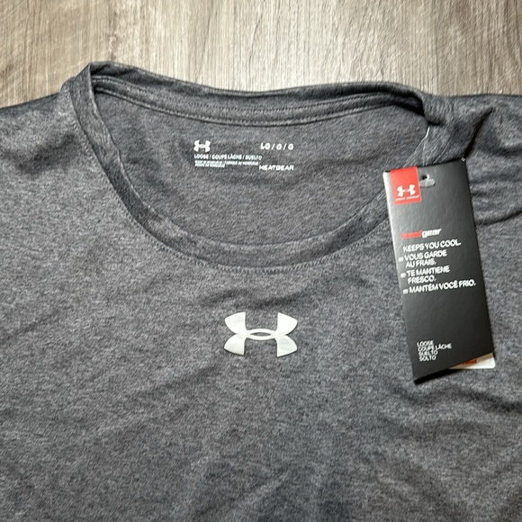 Under Armour Loose HeatGear Tee - Large - Picture 6 of 6